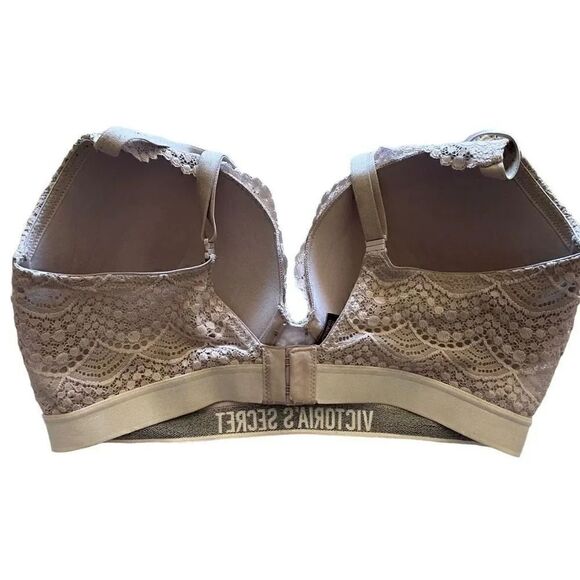 Victoria Secret T-Shirt Push
Up Bra Full Coverage Adjustable Straps SZ 34DD - Picture 3 of 9